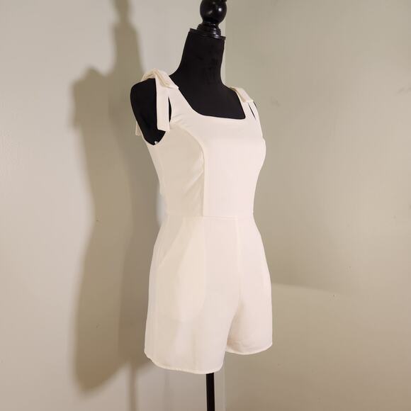 SHE + SKY White Sleeveless Romper with Bows, Size Small - Picture 4 of 11
